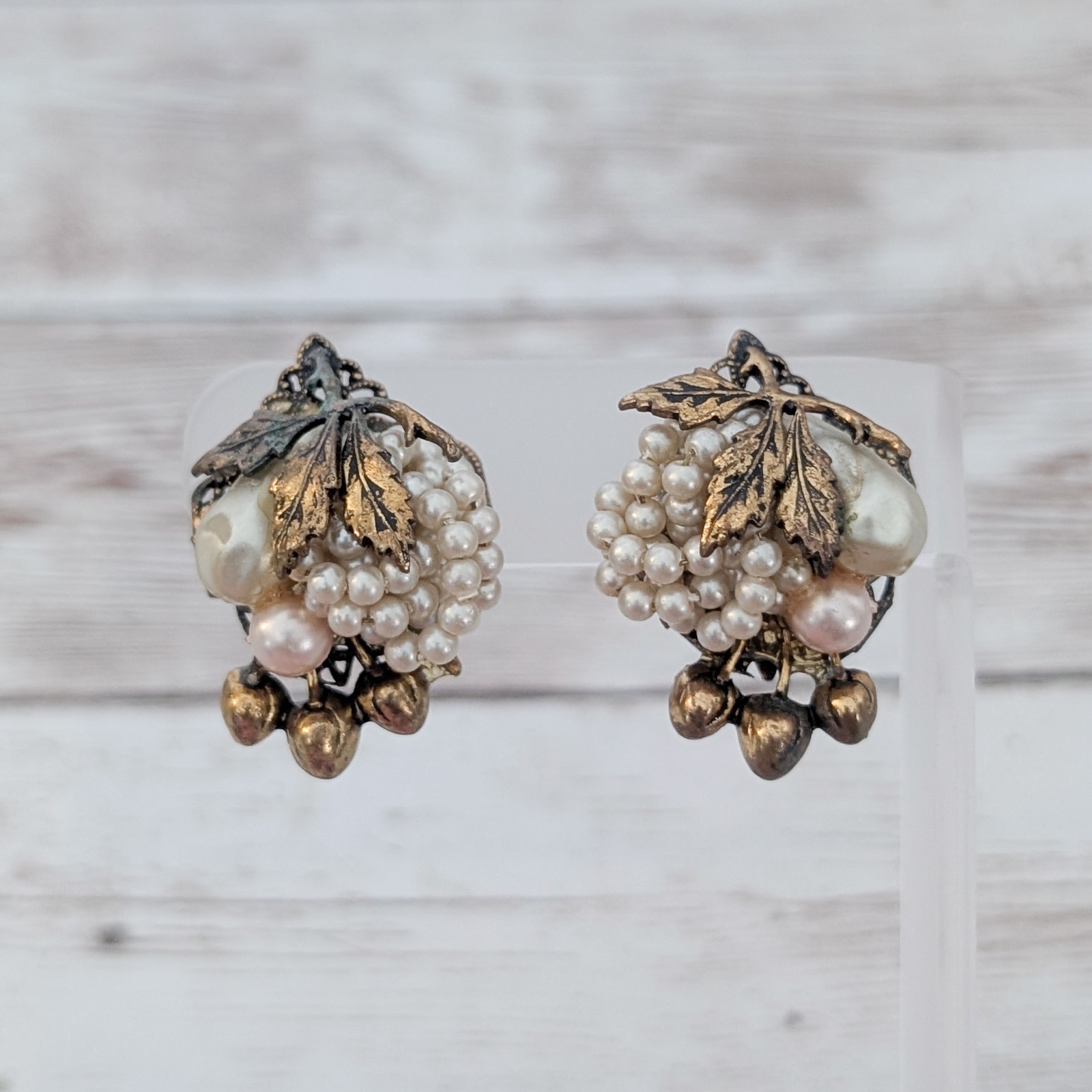Vintage Screw On Earrings Statement Large - Tarnished 14$